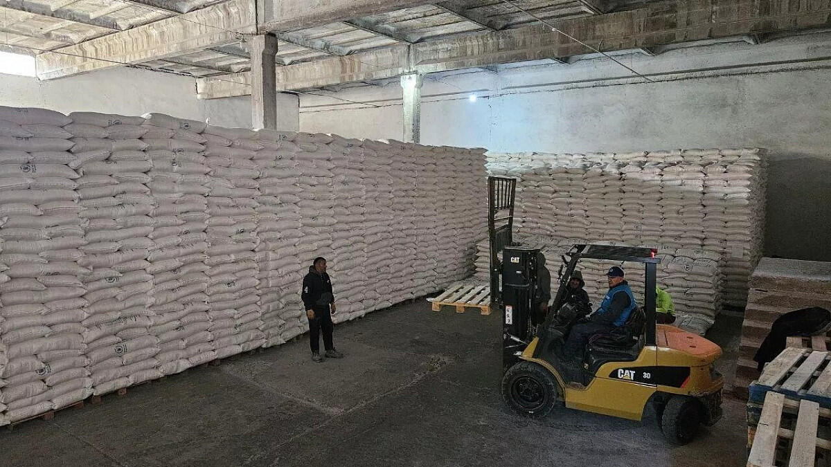 Россия и ВПП ООН передали продовольствие школам Таджикистана